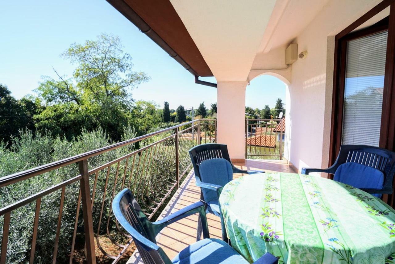 Apartment Daniela Савудрия Екстериор снимка