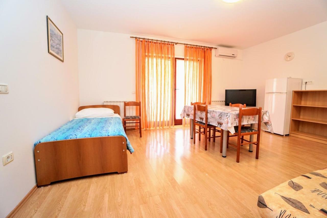 Apartment Daniela Савудрия Екстериор снимка