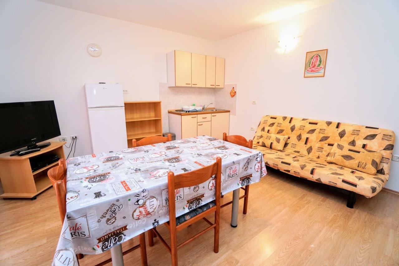 Apartment Daniela Савудрия Екстериор снимка