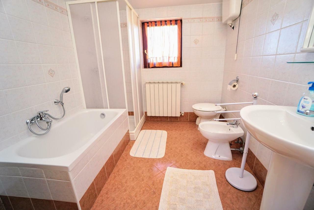 Apartment Daniela Савудрия Екстериор снимка