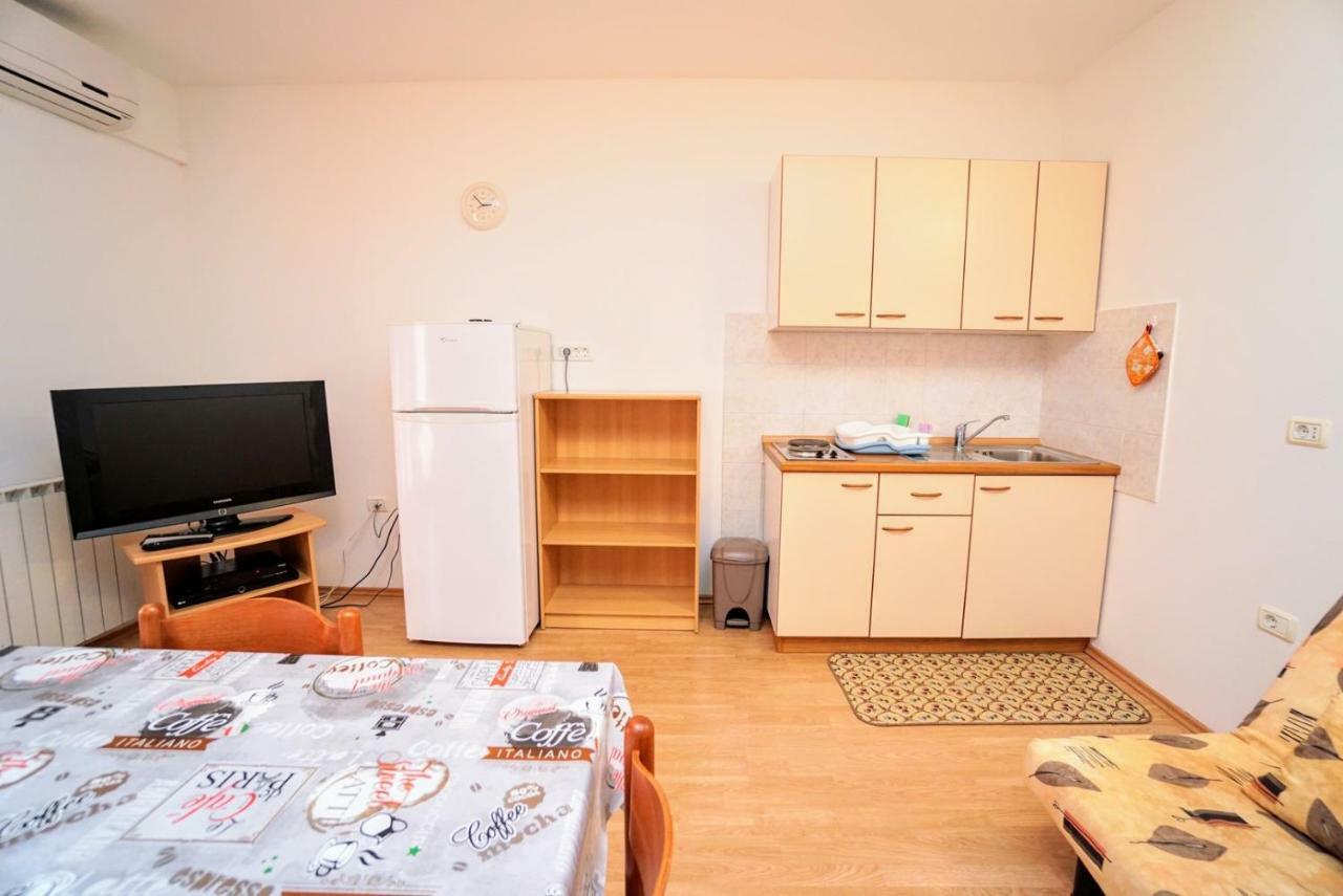 Apartment Daniela Савудрия Екстериор снимка