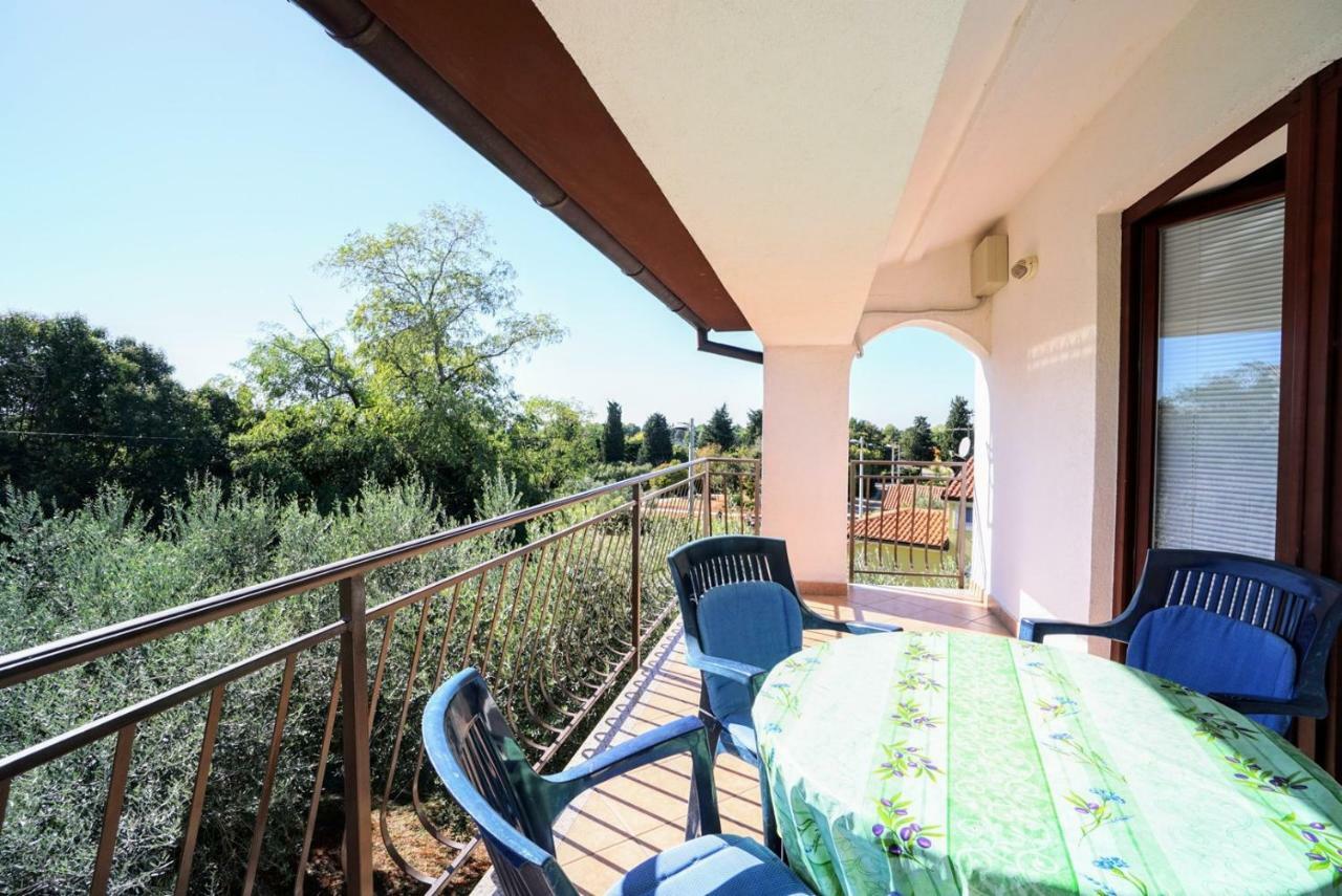 Apartment Daniela Савудрия Екстериор снимка