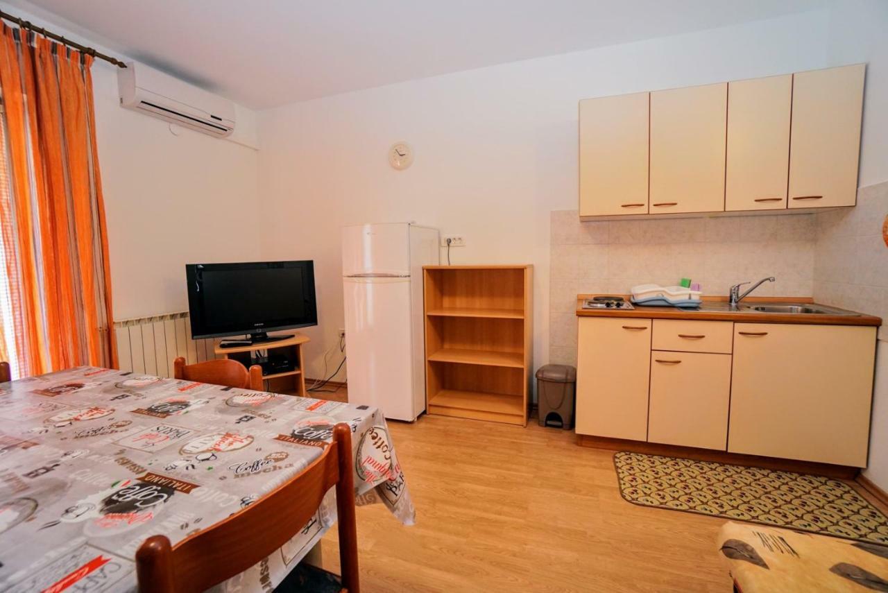 Apartment Daniela Савудрия Екстериор снимка
