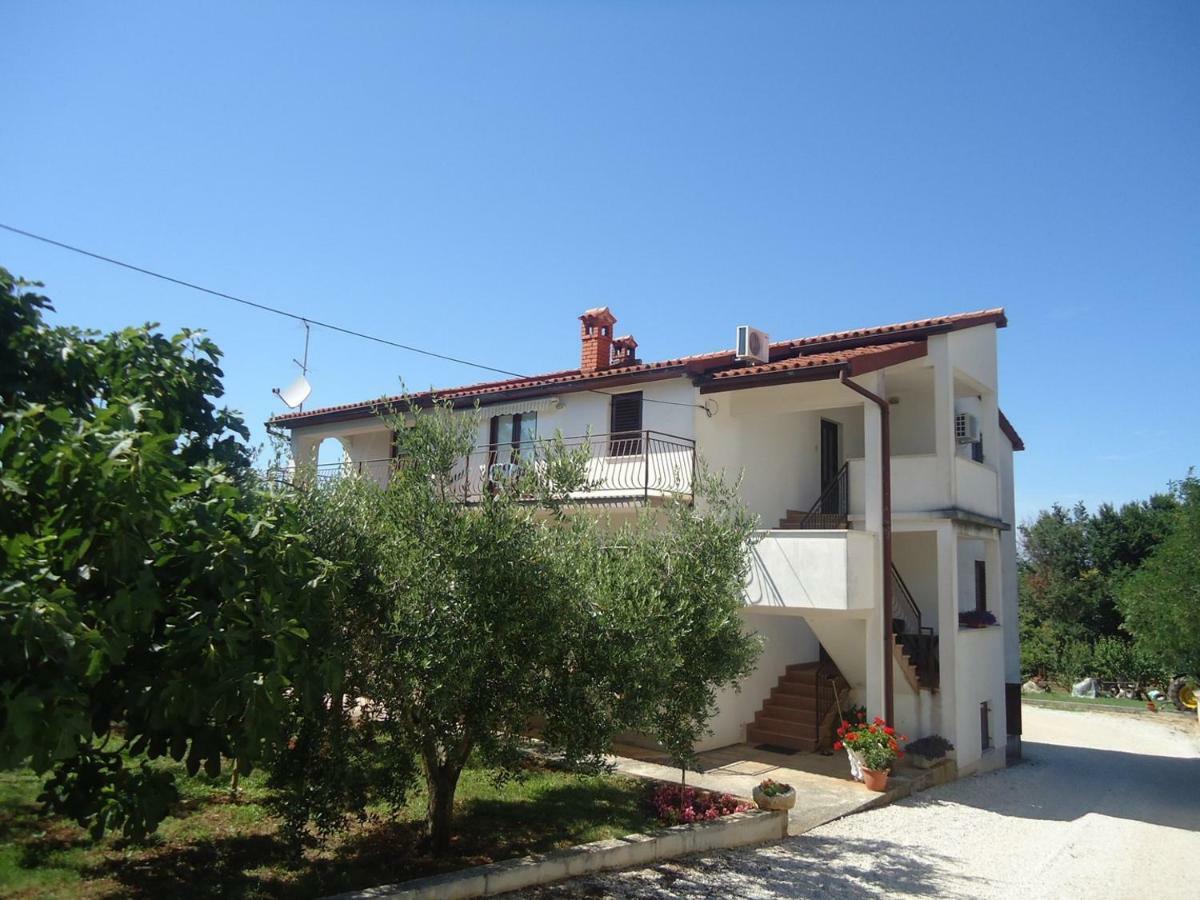 Apartment Daniela Савудрия Екстериор снимка